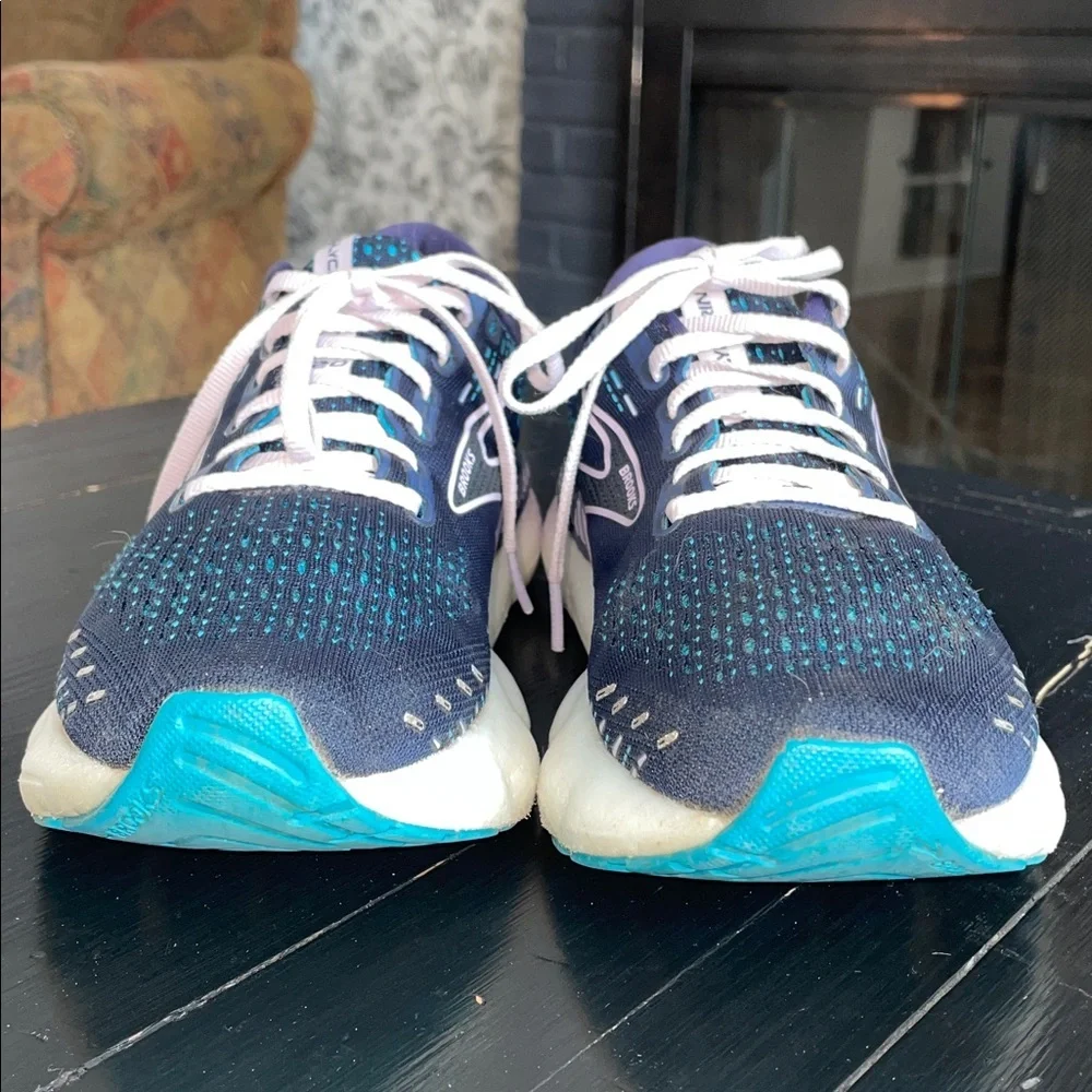 Brooks Glycerin 20 Neutral Running Shoes.  9.5B. Men's 8/Women's 9.5 B Width